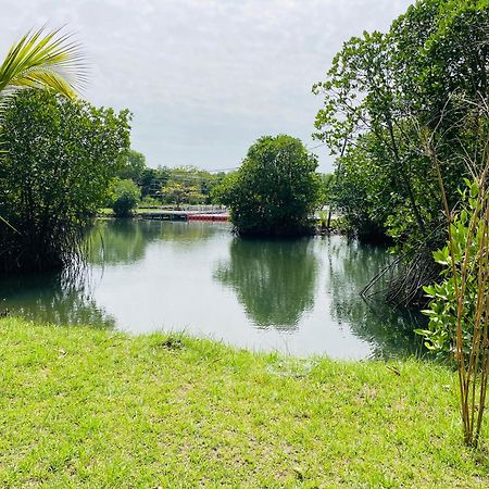 King'S Island Resort Negombo Buitenkant foto