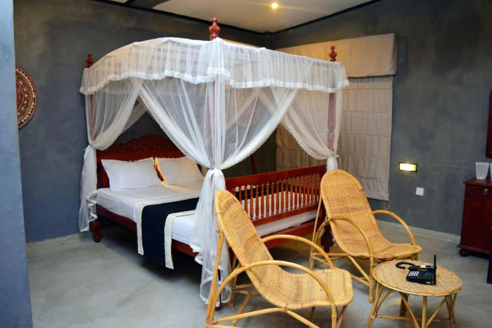 King'S Island Resort Negombo Buitenkant foto