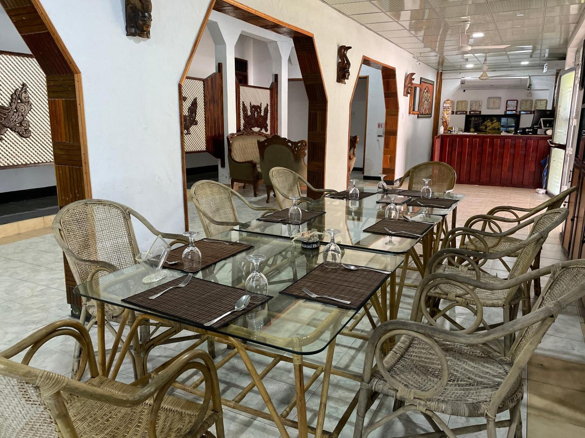 King'S Island Resort Negombo Buitenkant foto